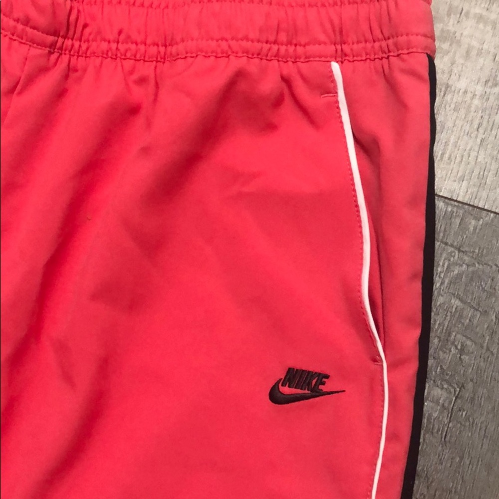 Women’s Nike Neon Pink Workout Pants - Picture 2 of 4